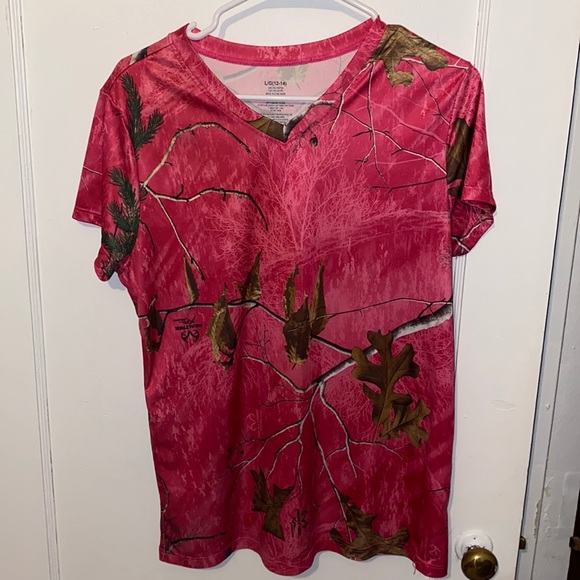 Realtree Tops - Realtree pink camo short sleeve V-neck  T-shirt